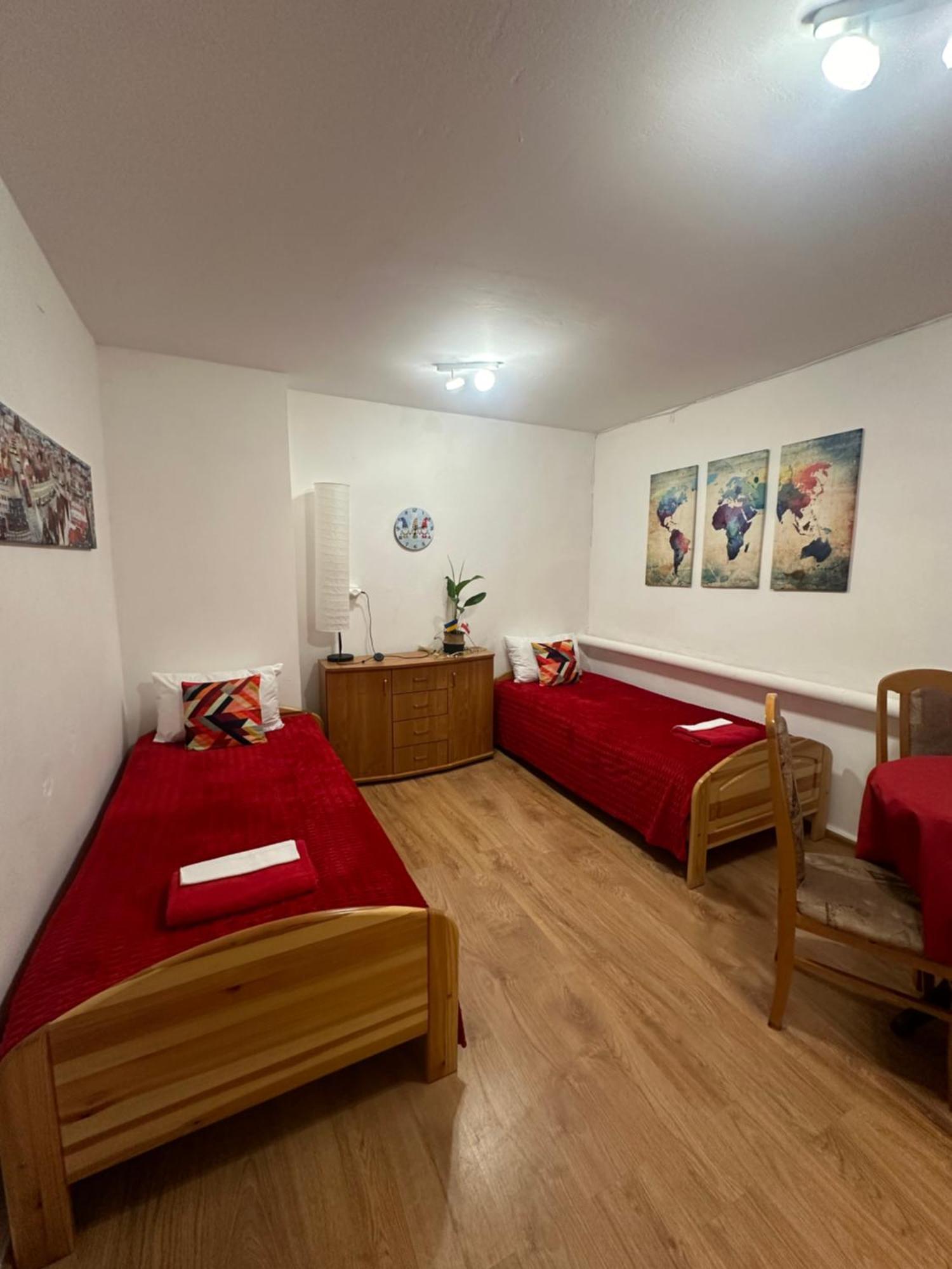 Travel House Wroclaw Hotel ภายนอก รูปภาพ