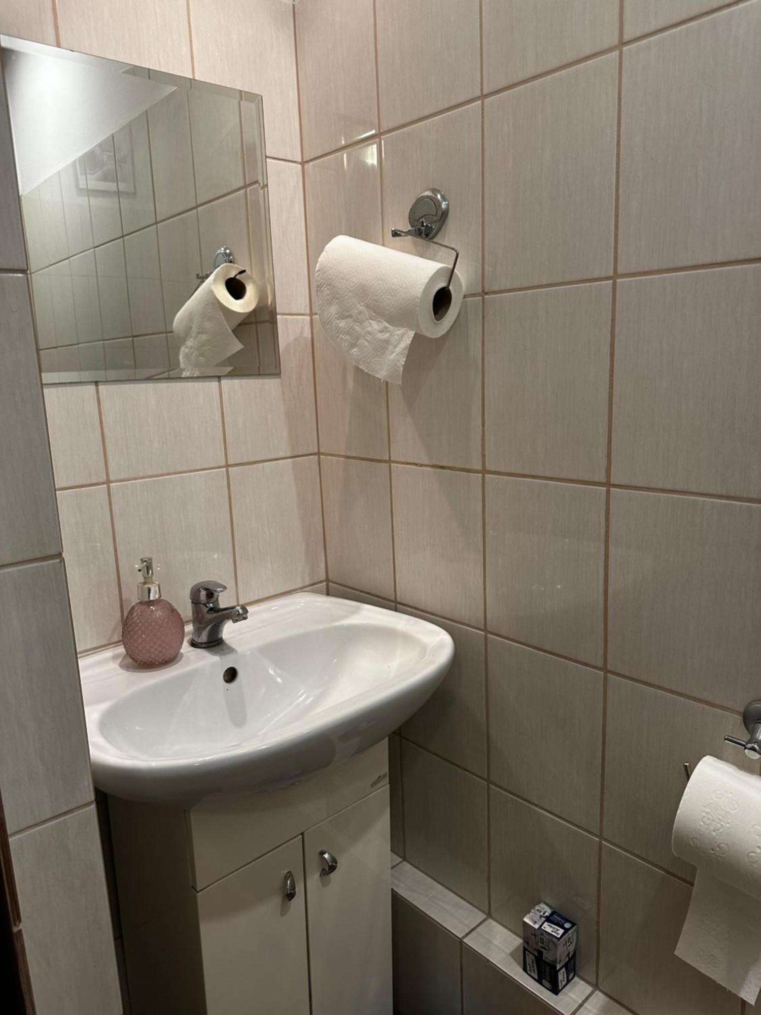 Travel House Wroclaw Hotel ภายนอก รูปภาพ