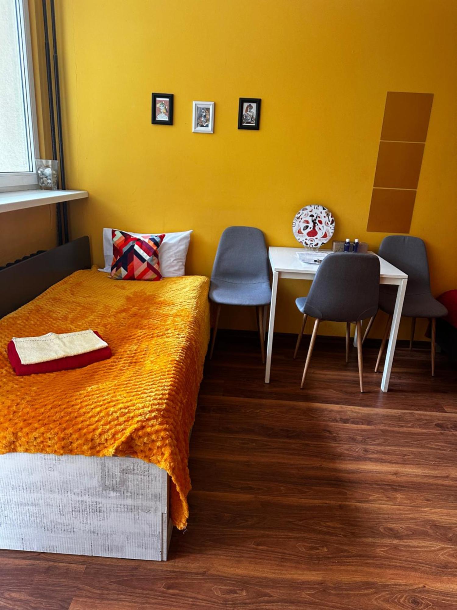 Travel House Wroclaw Hotel ภายนอก รูปภาพ