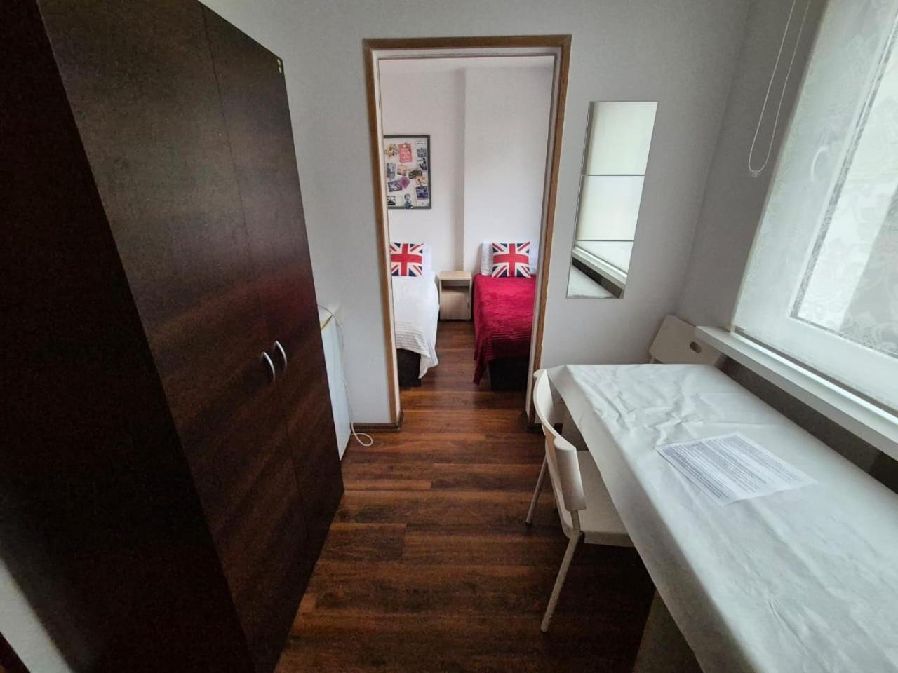 Travel House Wroclaw Hotel ภายนอก รูปภาพ